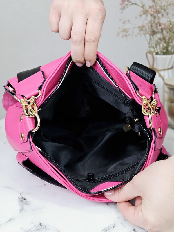 Różowa torebka Laura Biaggi z zamszową klapką i z paseczkami zdjęcie 4