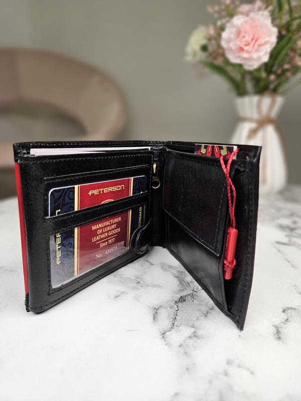 Męski mały portfel Peterson czarny poziomy z dodatkiem czerwonego zdjęcie 2
