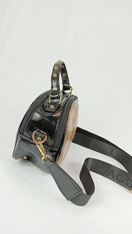 HIT świetny kuferek Laura Biaggi z ćwiekami na rączce w kolorze  czarnym z dodatkiem wężowego wzoru zdjęcie 3