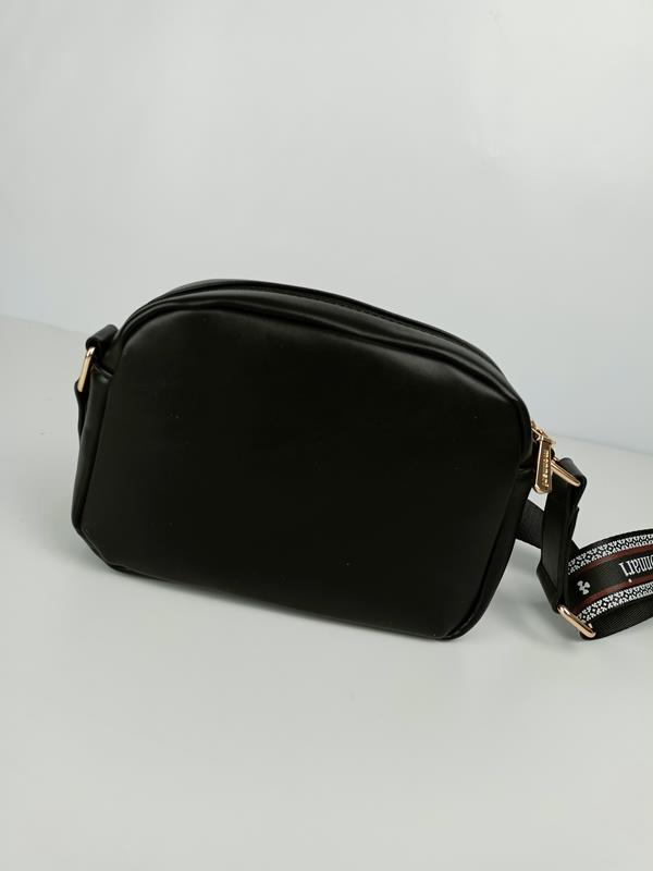 Piękna torebka Monnari czarna pikowana z ciekawym szerokim paskiem zdjęcie 3