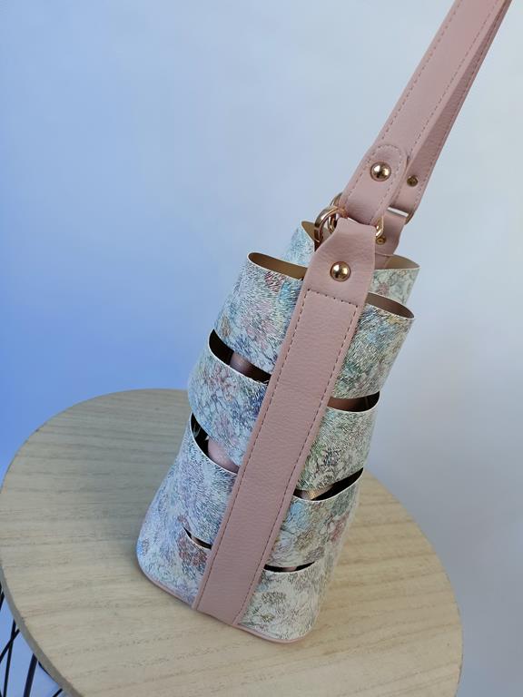 Piękna różowa torebka ZIA z  srebrno -kwiatowym printem i z organizerem 2w1 zdjęcie 2
