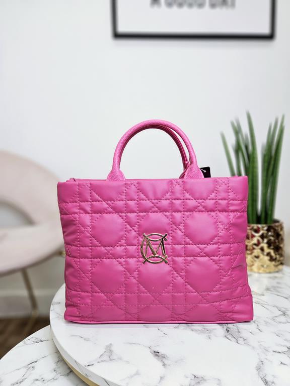 Świetna pikowana trzykomorwa torebka Massimo Contti w kolorze różowym zdjęcie 1