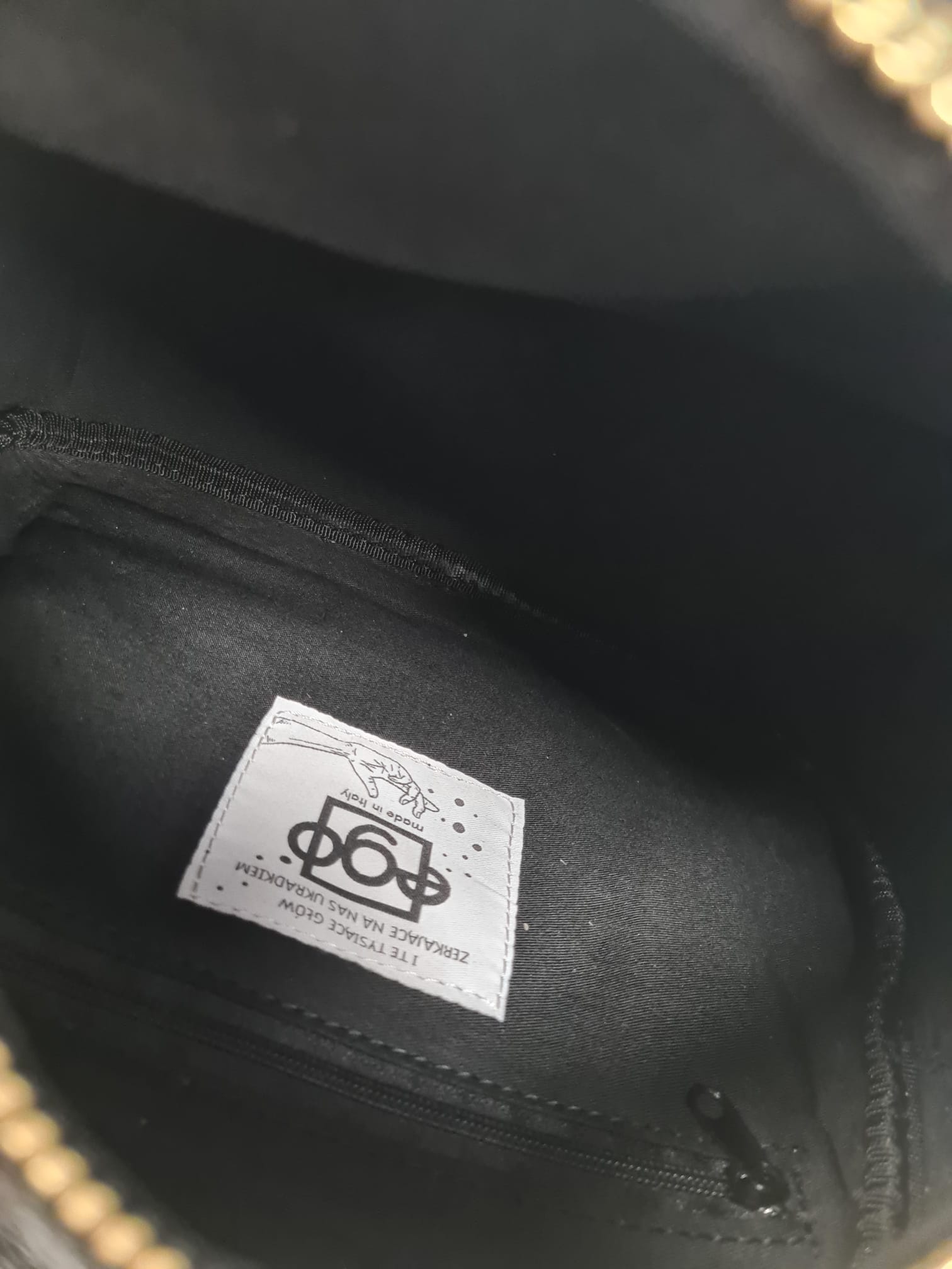 Świetny kuferek EGO w kolorze czarnym z zamszową brązową klapką skóra naturalna zdjęcie 2