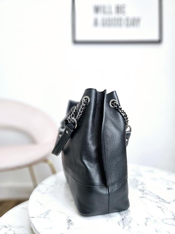 Przepiękna torebka Laura Biaggi czarna z rączkami na czarnym łańcuszku skóra naturalna zdjęcie 2