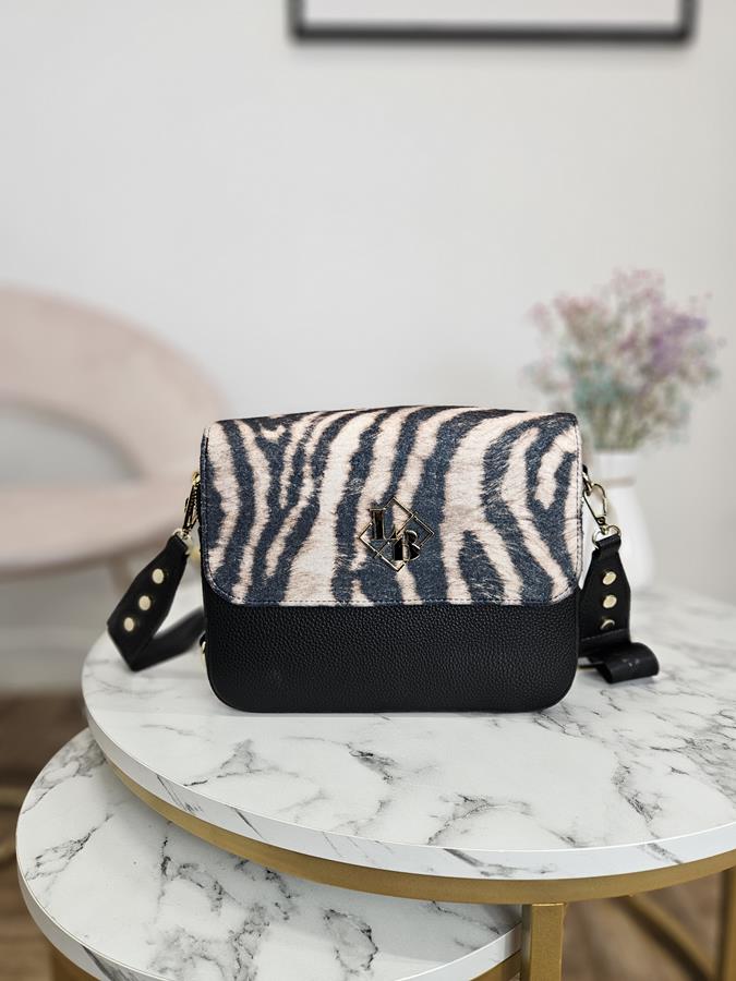 Świetna torebka Laura Biaggi w kolorze czarnym z tygrysią klapką dwie komory zdjęcie 4