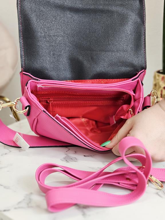 HIT półokrągła torebka Laura Biaggi ekoskóra w kolorze różowym w minimalistycznym stylu zdjęcie 4