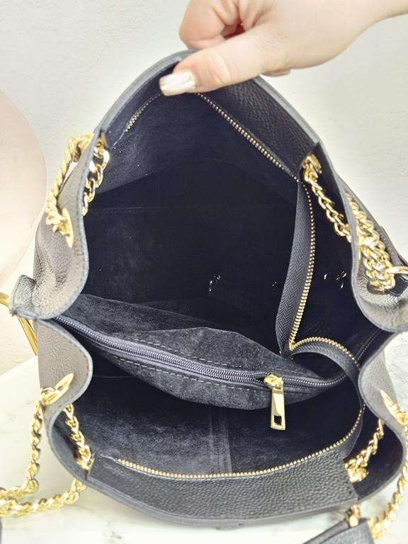 Przepiękna torebka Laura Biaggi czarna z rączkami na złotym łańcuszku skóra naturalna zdjęcie 4