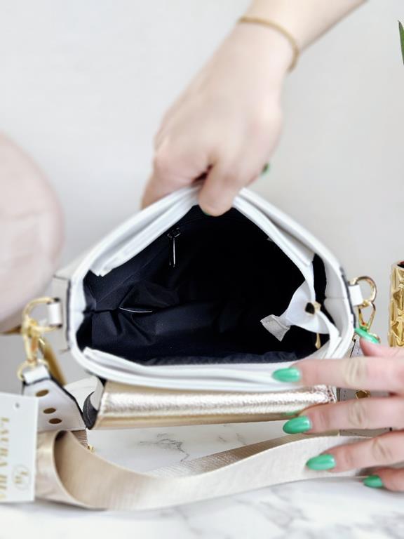 HIT świetna półokrągła biała torebka Laura Biaggi ze złotą klapką z przodu zdjęcie 4