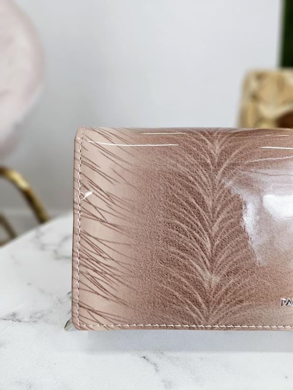Duży portfel Patrizia beżowy z pięknym wzorem ze skóry naturalnej z zapięciem dodatkowym z tyłu zdjęcie 2