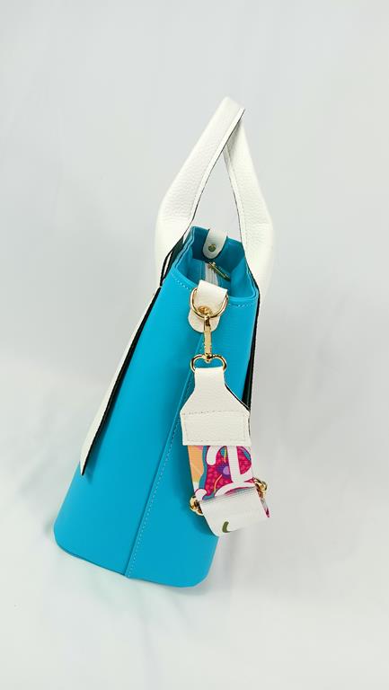 Piękna torebka EGO z rajskiej kolekcji w kolorze turkusowym z białymi rączkami zdjęcie 3