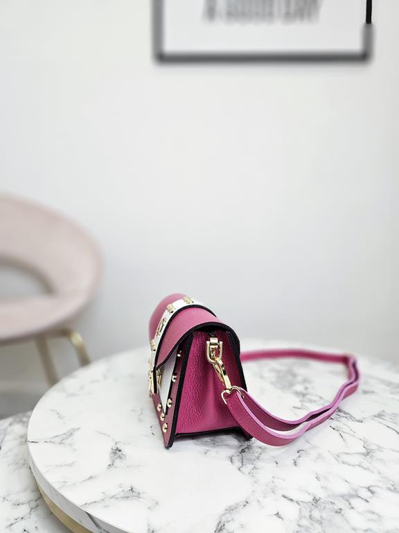 HIT piękna mała torebka Massimo Contti z ćwiekami w kolorze różowym z dodatkiem bieli skóra naturalna zdjęcie 3