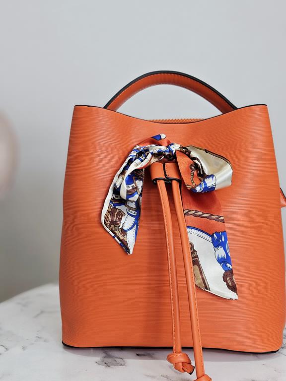 Piękna torebka od Gallantry pomarańczowa z kokardą z apaszki zdjęcie 2