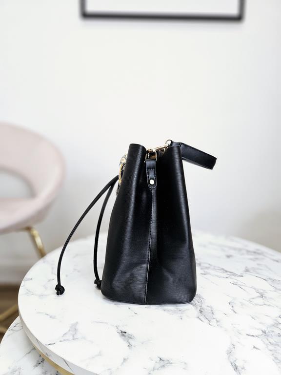 Piękna torebka od Gallantry czarna z kokardą z apaszki zdjęcie 3