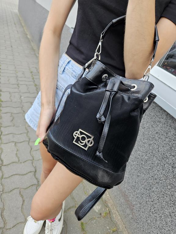 Piękny sakiewkowy torebko-plecak EGO w kolorze czarnym zdjęcie 4