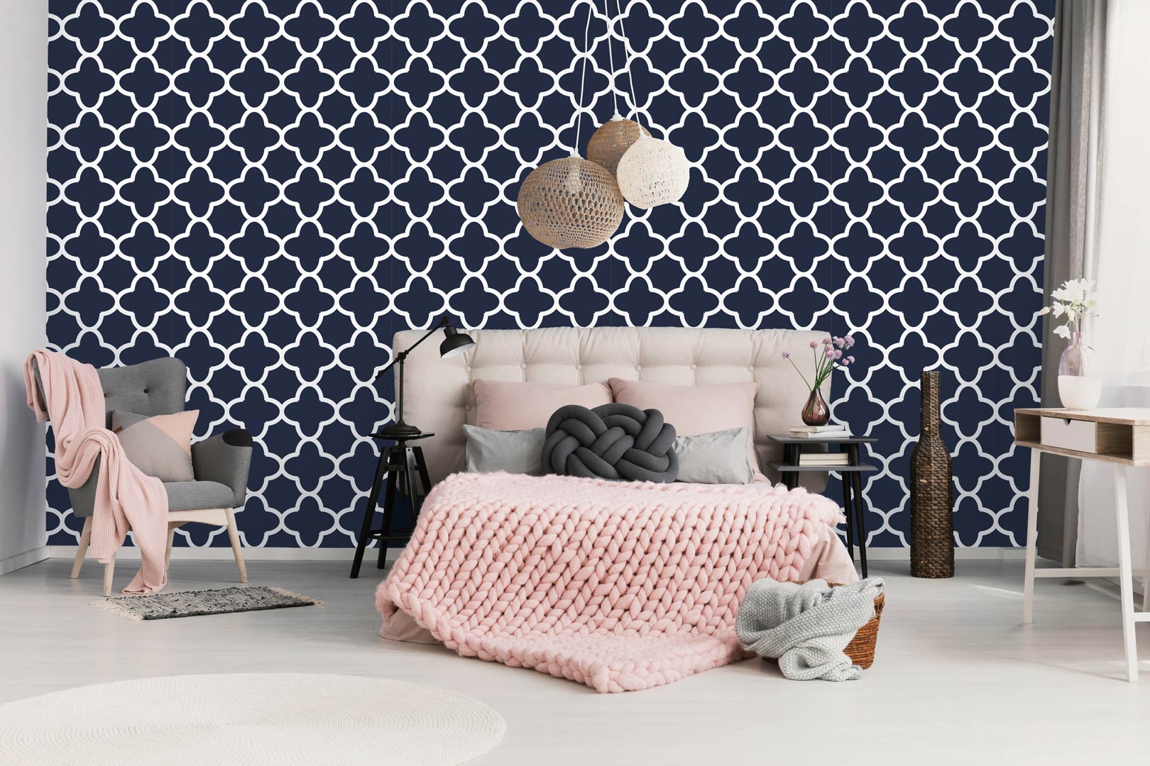 Navy blue and white patterned wallpaper in Moroccan style - Dekoori image 2