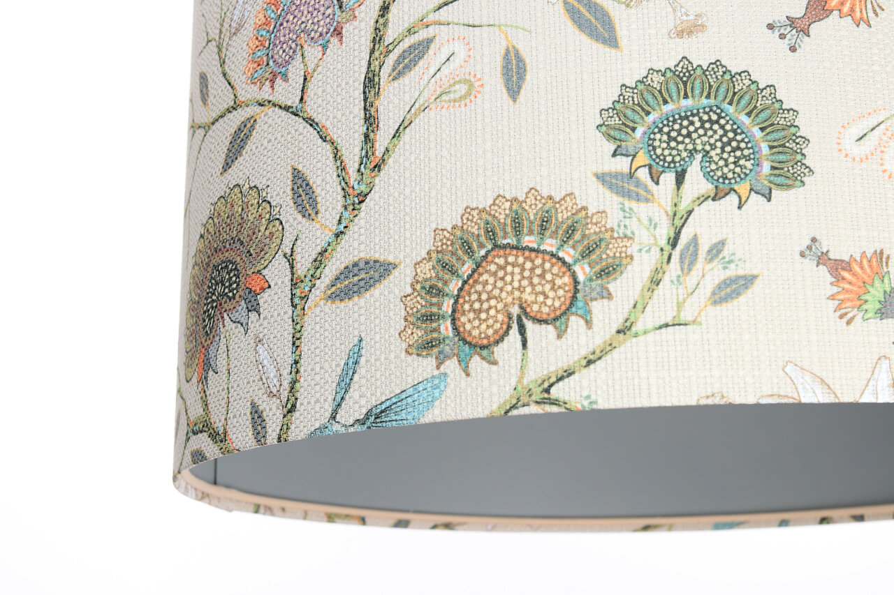 Kremowa lampa wisząca z abażurem w kształcie walca w kwiatki i koliberki ze srebrnym wnętrzem PORTLAND - BPS Koncept zdjęcie 4