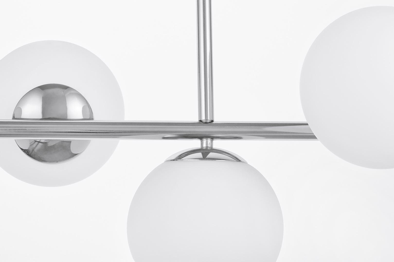 Designerska, pozioma lampa wisząca FREDICA W7, chromowana z białymi, okrągłymi kloszami - Lumina Deco zdjęcie 4