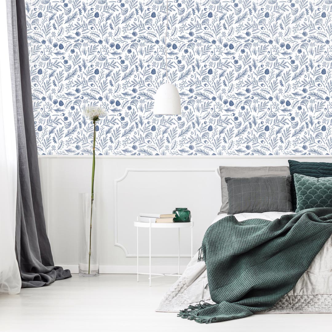 Moderní bílá tapeta s tmavě modrým lesním motivem listů a šišek - Dekoori obrázek 2