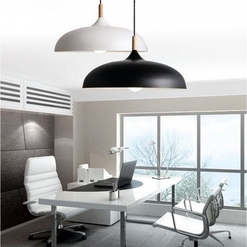 Černá moderní skandinávská stropní lampa VERSI, široké stínidlo, kov a dřevo - Lumina Deco obrázek 4