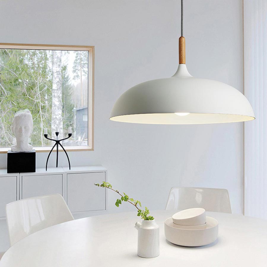 Moderní bílý skandinávský lustr VERSI, široké stínidlo, kov a dřevo - Lumina Deco obrázek 4