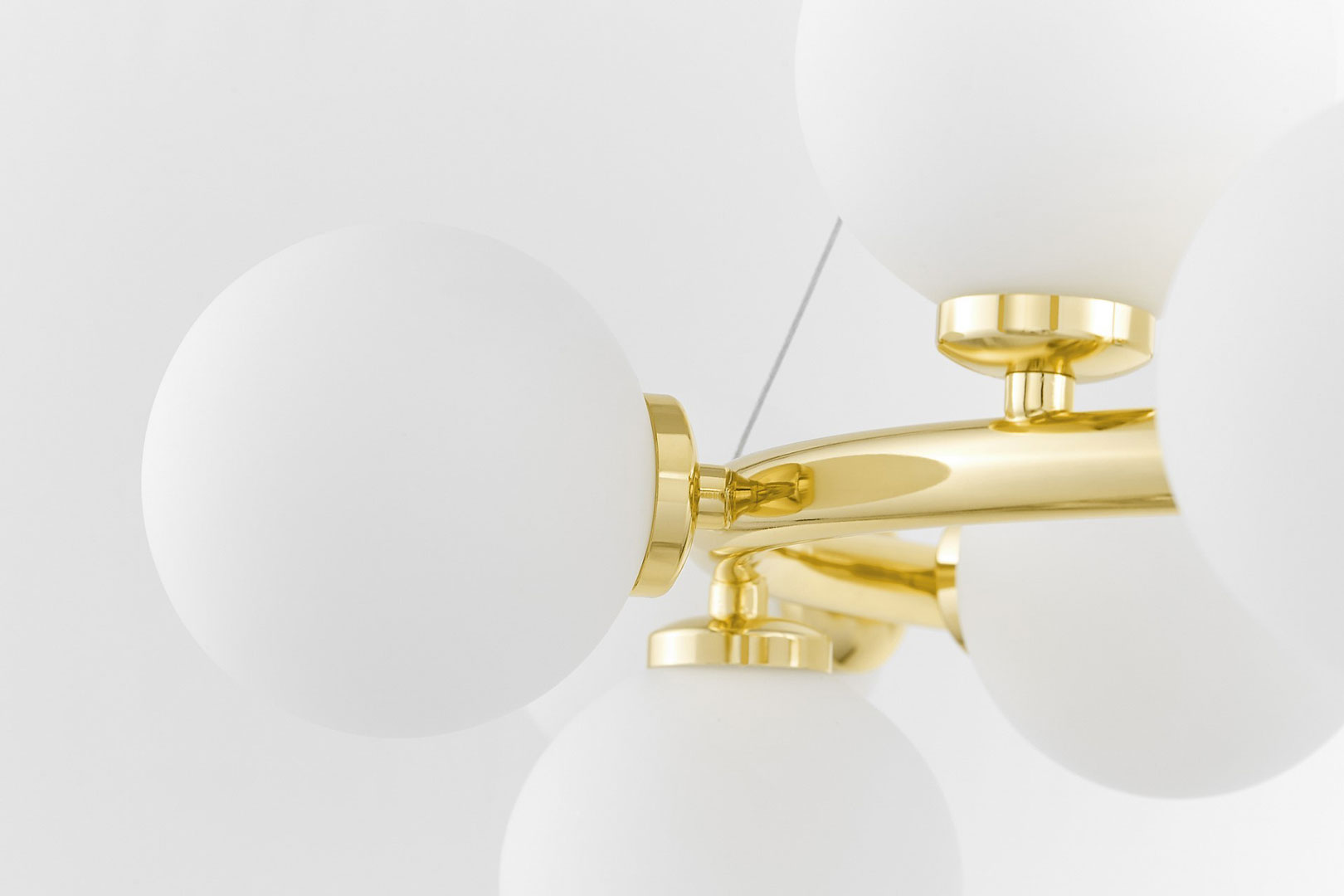 Zlatý lustr, bílé skleněné koule, klasická zlatá, glamour závěsná lampa - MARSIADA - Lumina Deco obrázek 4