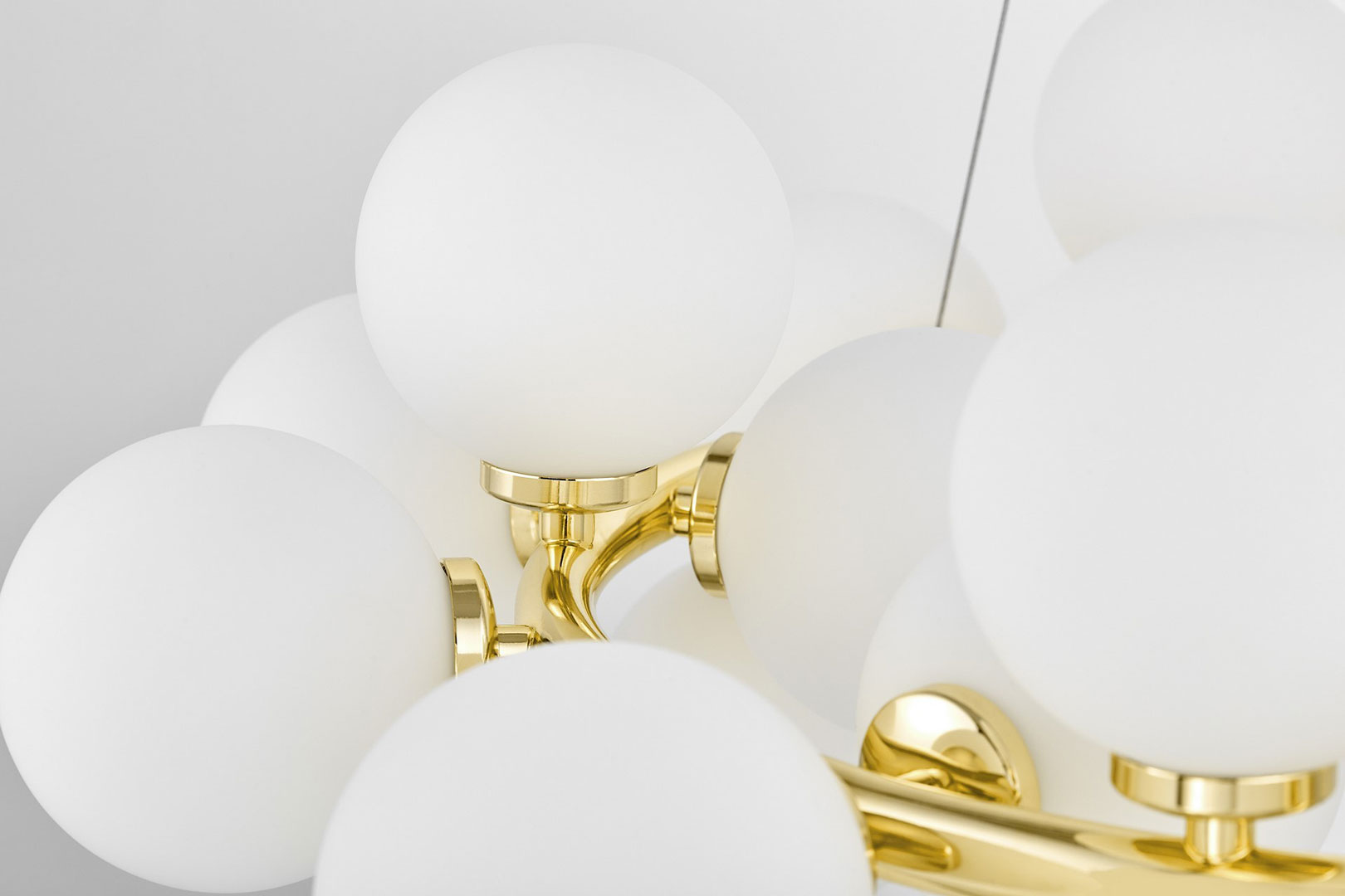 Złoty żyrandol, kule szklane białe, złoto klasyczne, lampa wisząca glamour - MARSIADA - Lumina Deco zdjęcie 3