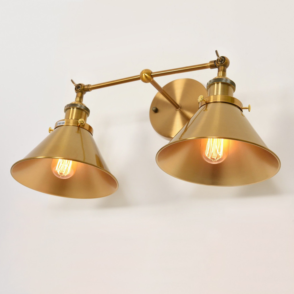 Designová loftová dvojitá nástěnná lampa ve zlaté barvě GUBI DUO kuželová stínítka - Lumina Deco obrázek 3