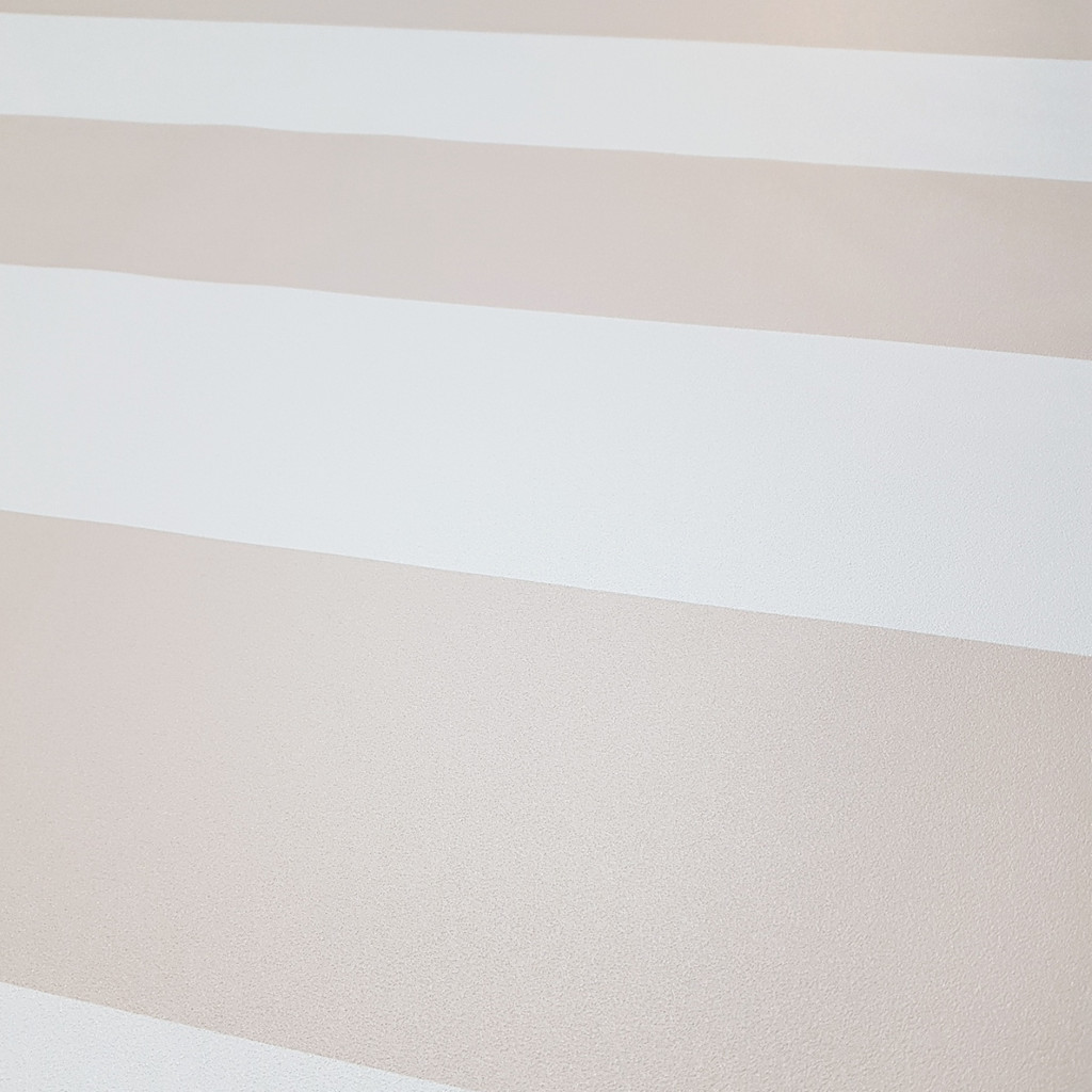 Tapeta s horizontálními pruhy bílými a béžovými - Dekoori obrázek 3