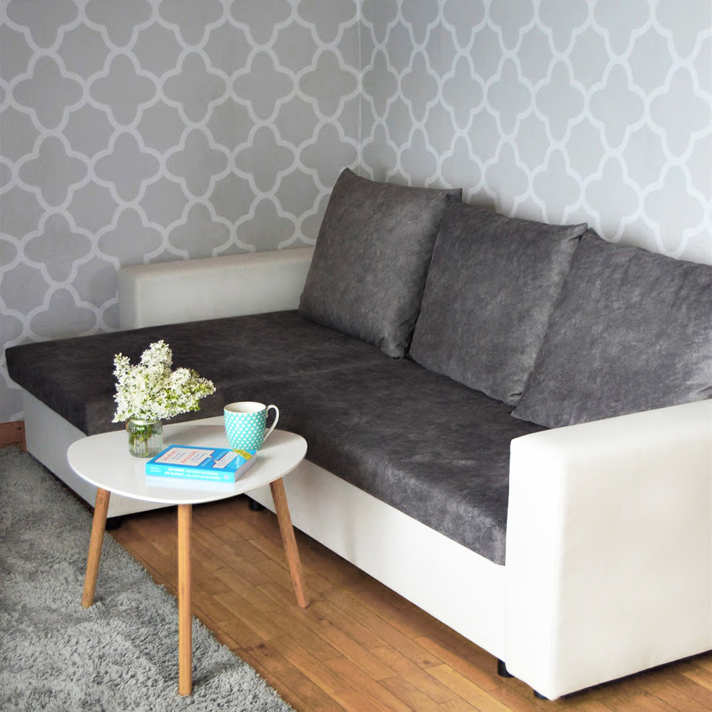 Grey and white quatrefoil oriental pattern wallpaper - Dekoori image 4
