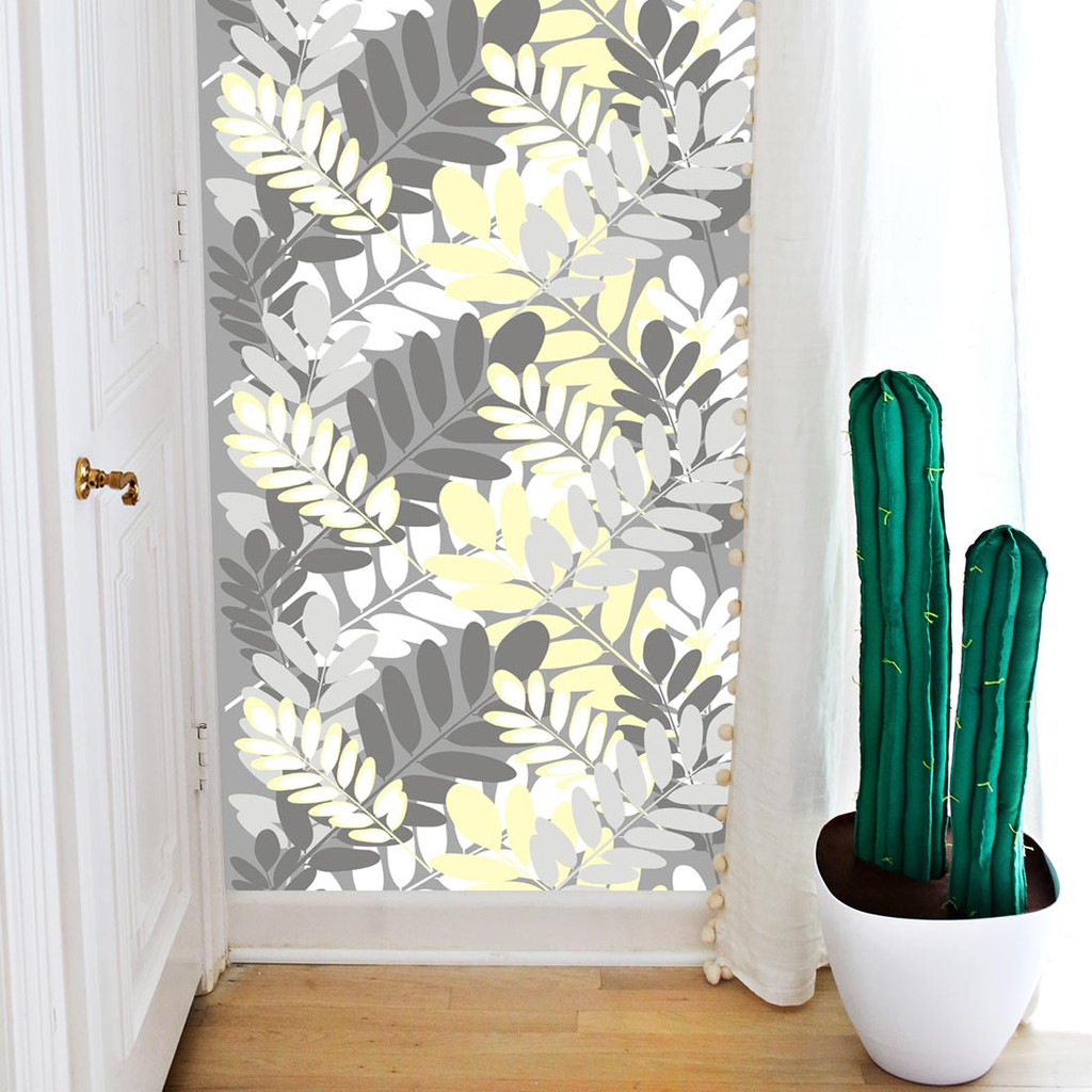 Tapeta šedo-bílo-žlutá s listy trnovníku akátu, rostlinný motiv - Dekoori obrázek 2