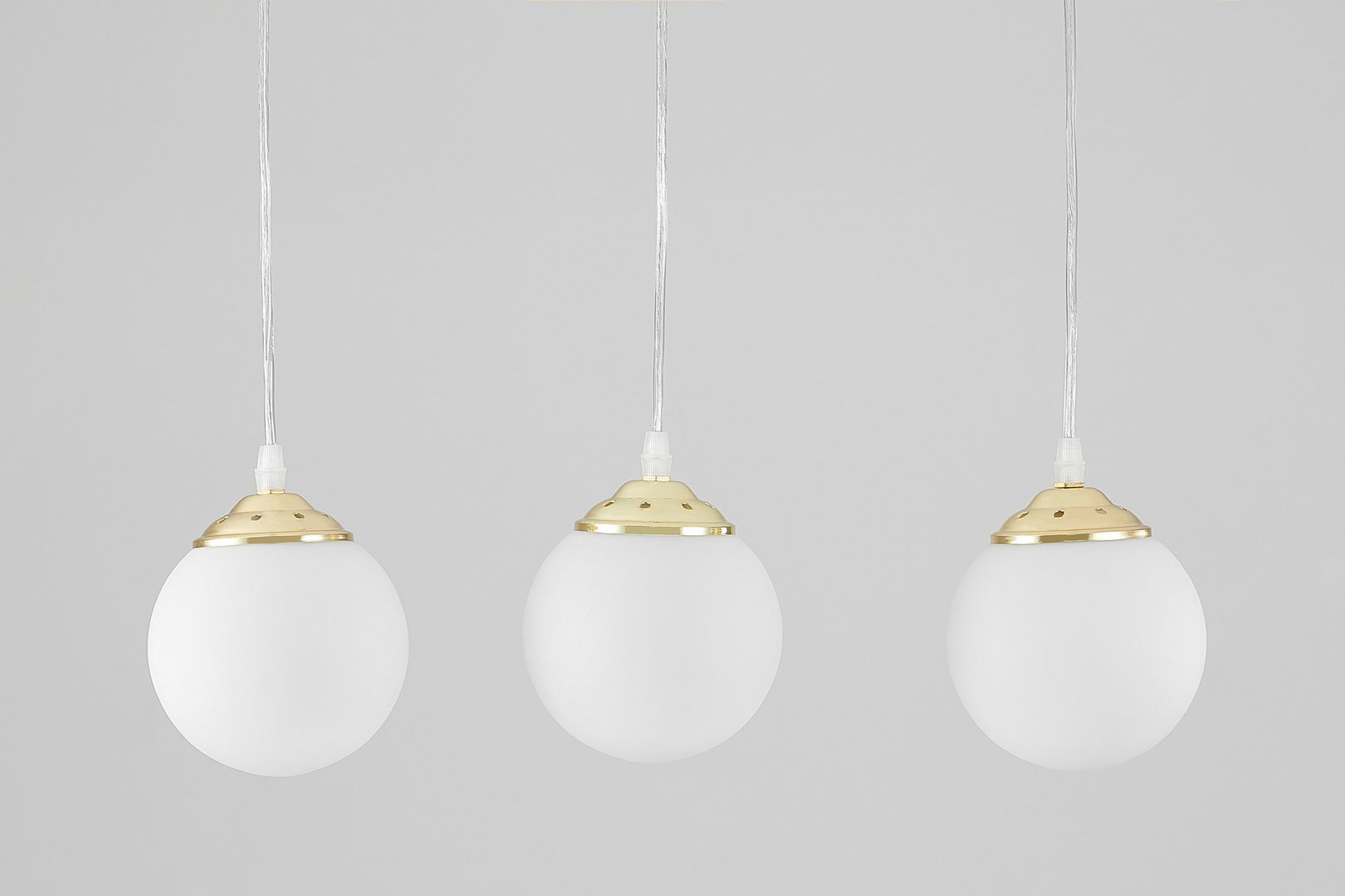 Triple pendant lamp over dining table or kitchen island, white spheres, classic gold - FINO - Lampit image 4