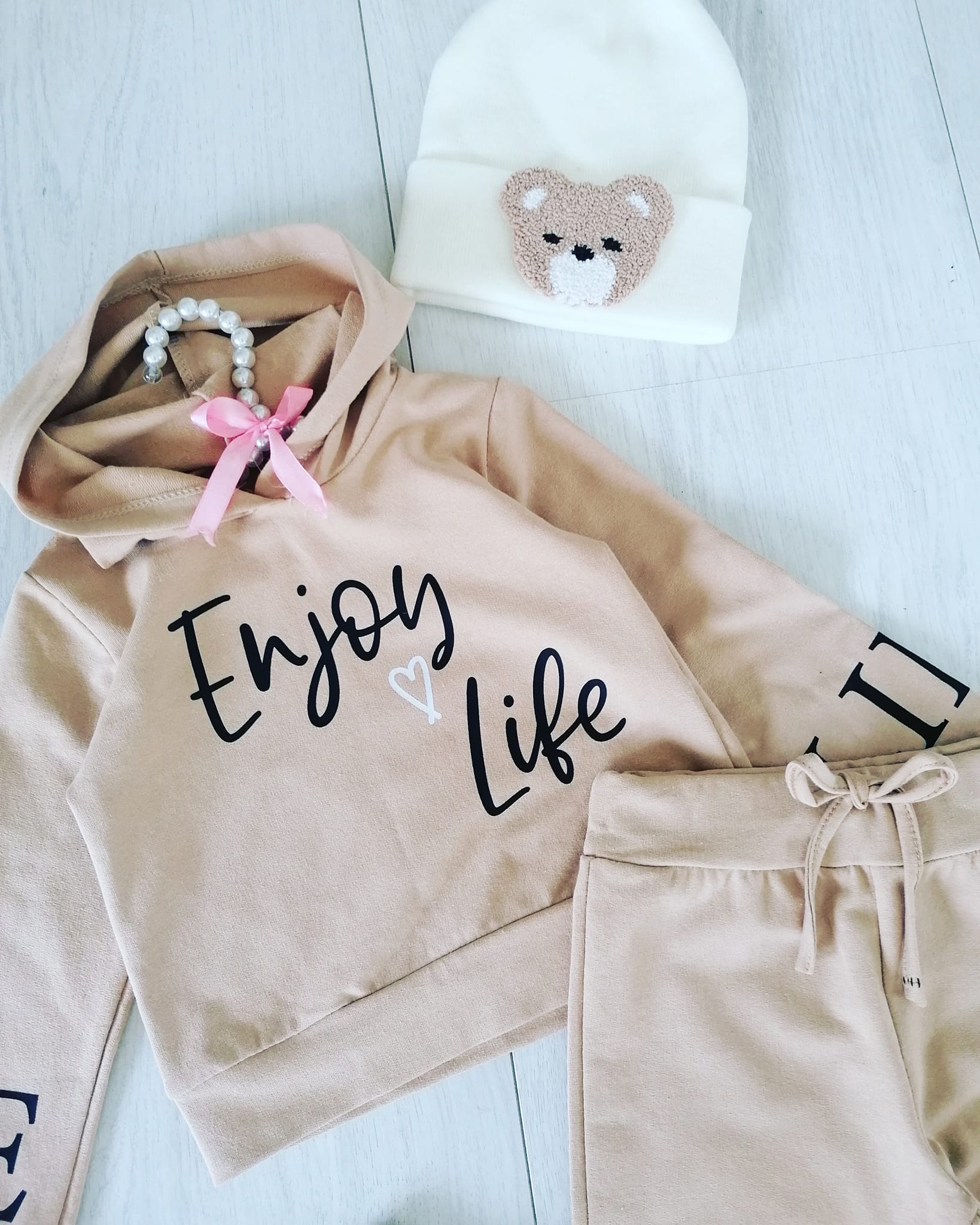 Dres Enjoy Life Beżowy - KARMELOWY BUTIK zdjęcie 2