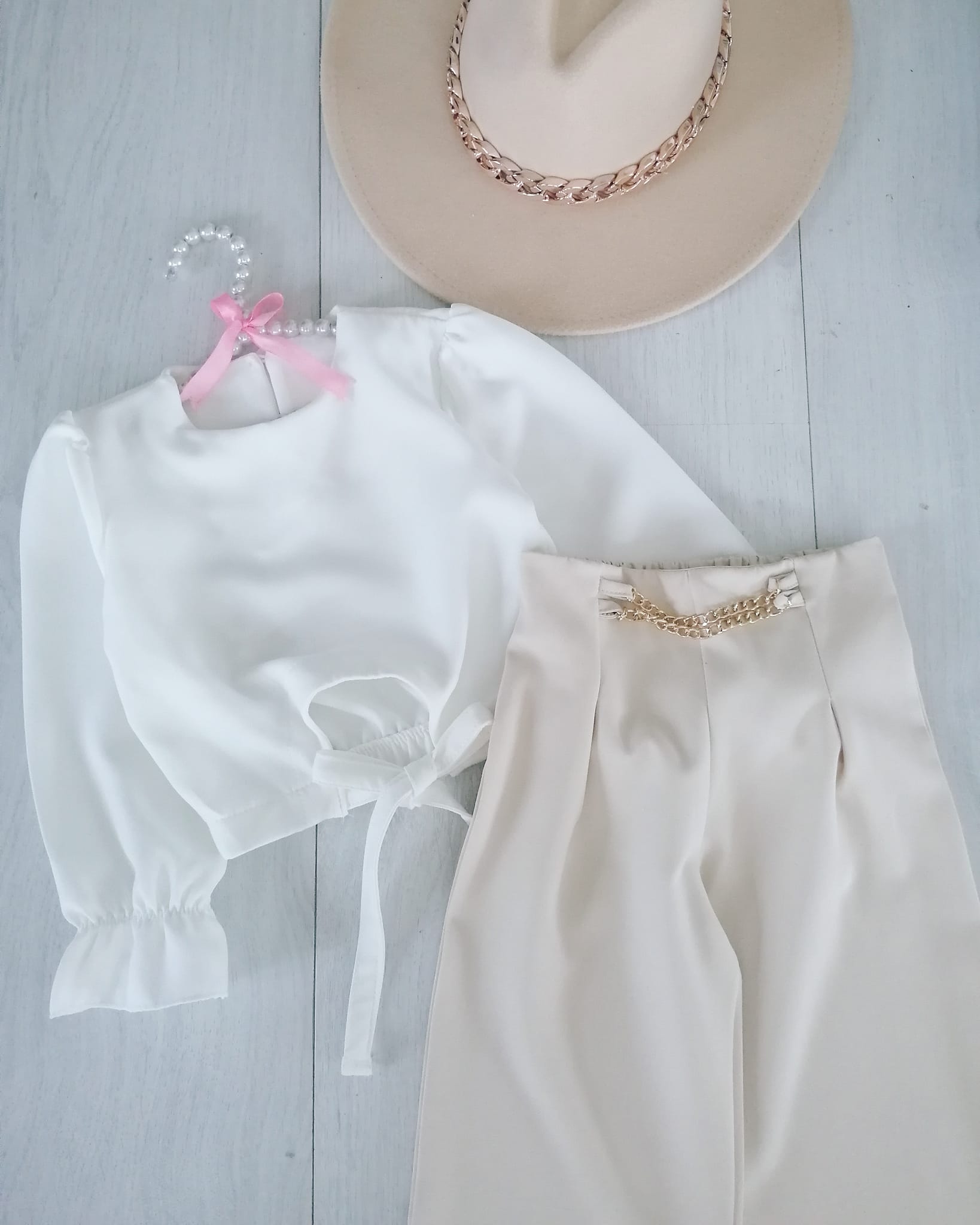 Bluzeczka Michelle Biała - KARMELOWY BUTIK zdjęcie 2