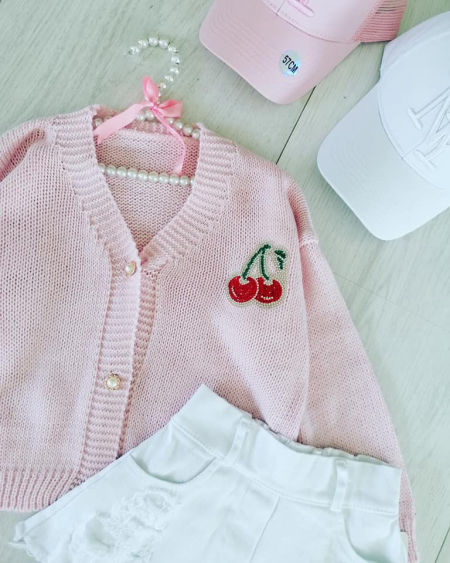 Sweterek Cherry Różowy - KARMELOWY BUTIK zdjęcie 1