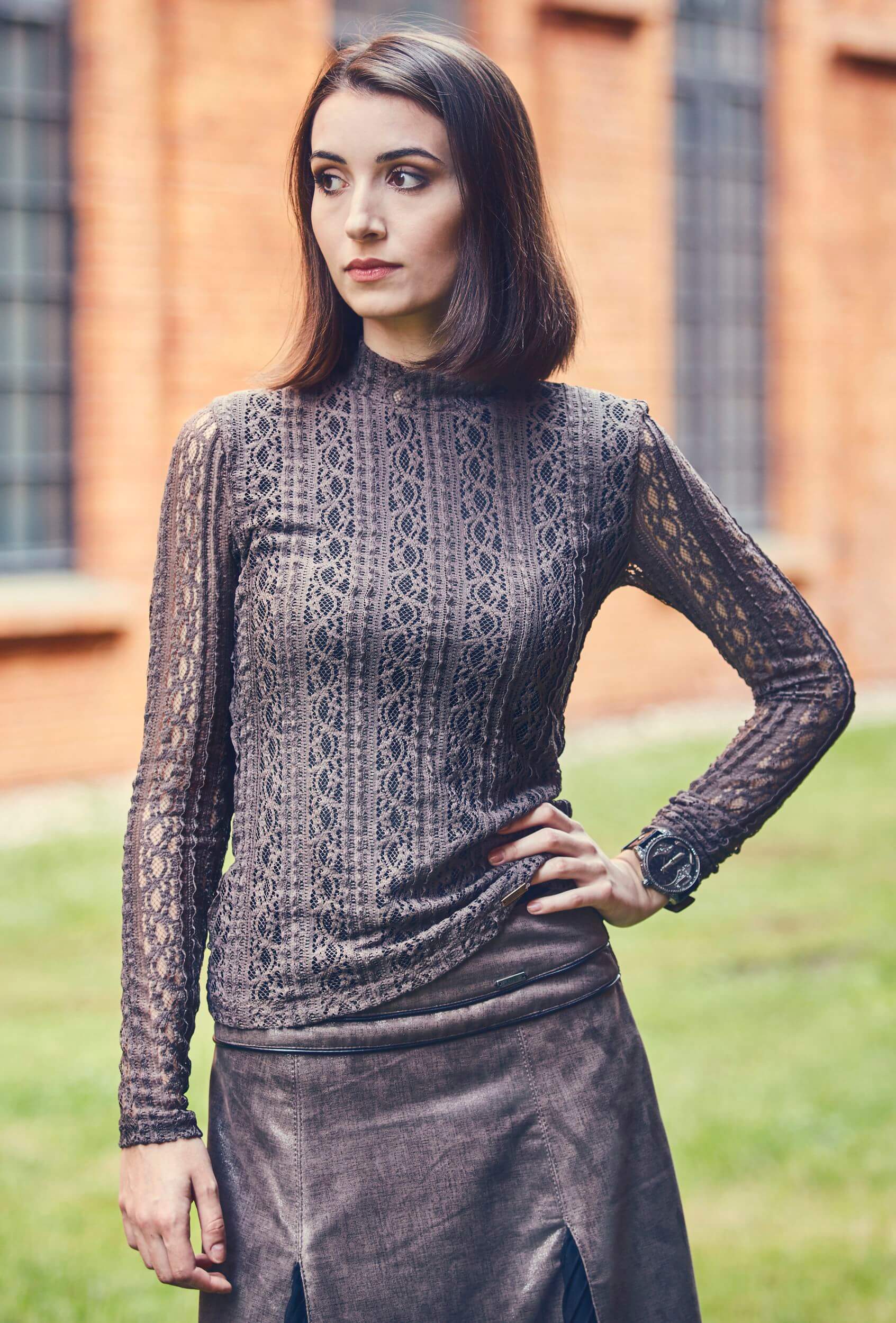 218015 LACY TURTLENECK BROWN - By Rieske image 1