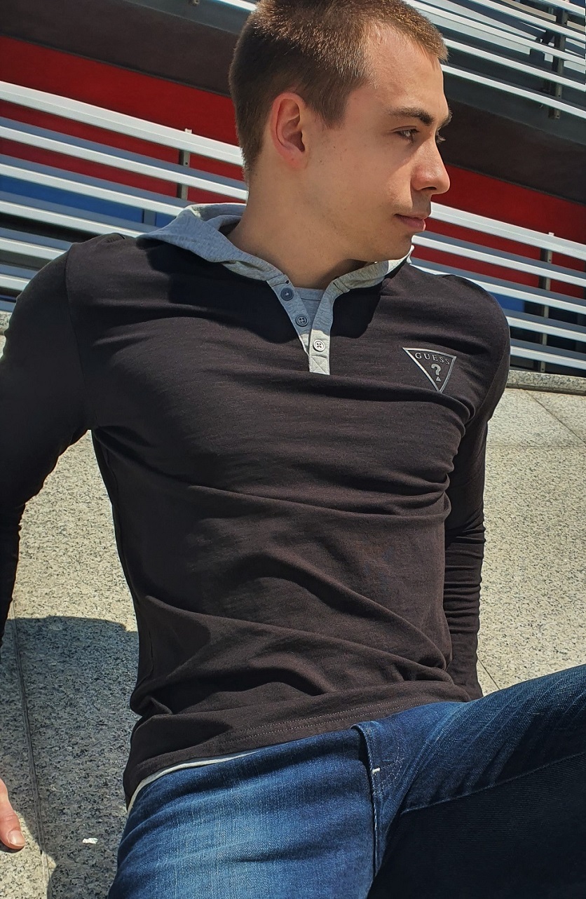 longsleeve Guess z kapturem - Guess zdjęcie 4
