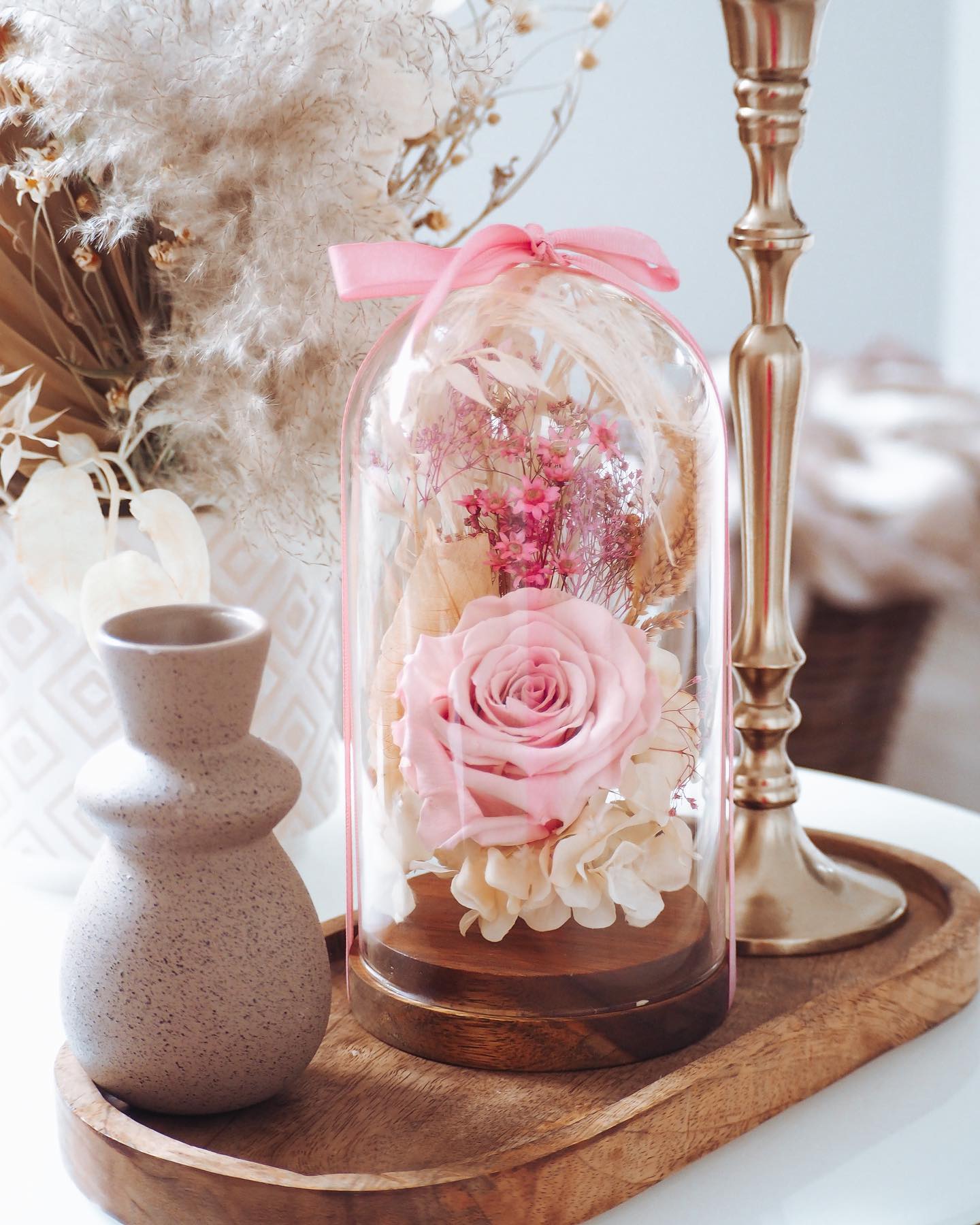 Szklana kopuła z wieczną różą różową drewniana podstawa zdjęcie 1