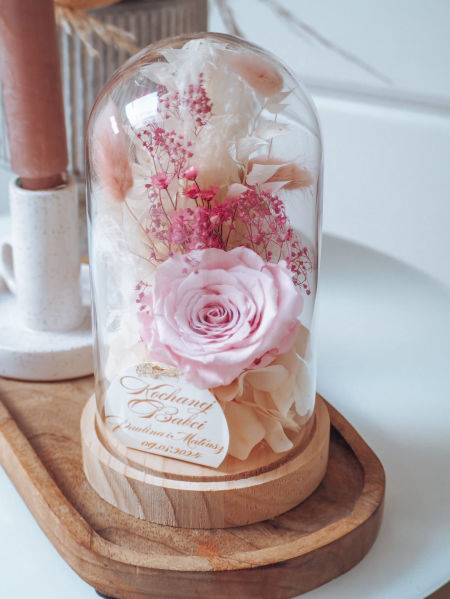 Szklana kopuła z wieczną różą różową drewniana podstawa zdjęcie 2