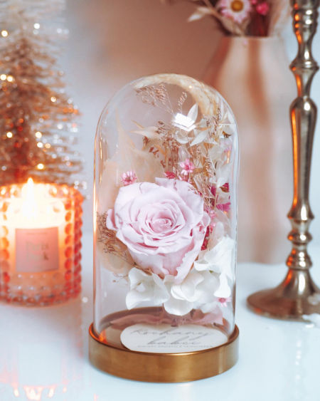 Szklana kopuła z wieczną różą zdjęcie 1